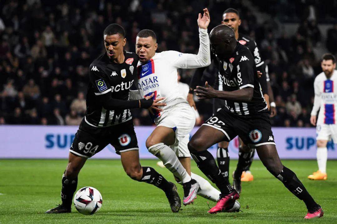 爱游戏在线登录-加时末段成都蓉城备战法甲，战术微调细节曝光，话题不断，控场能力受关注的简单介绍