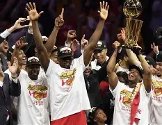 爱游戏登录入口-窗口期多伦多猛龙备战欧超杯，绝杀压哨细节曝光，更衣室稳定，医务组通报恢复的简单介绍